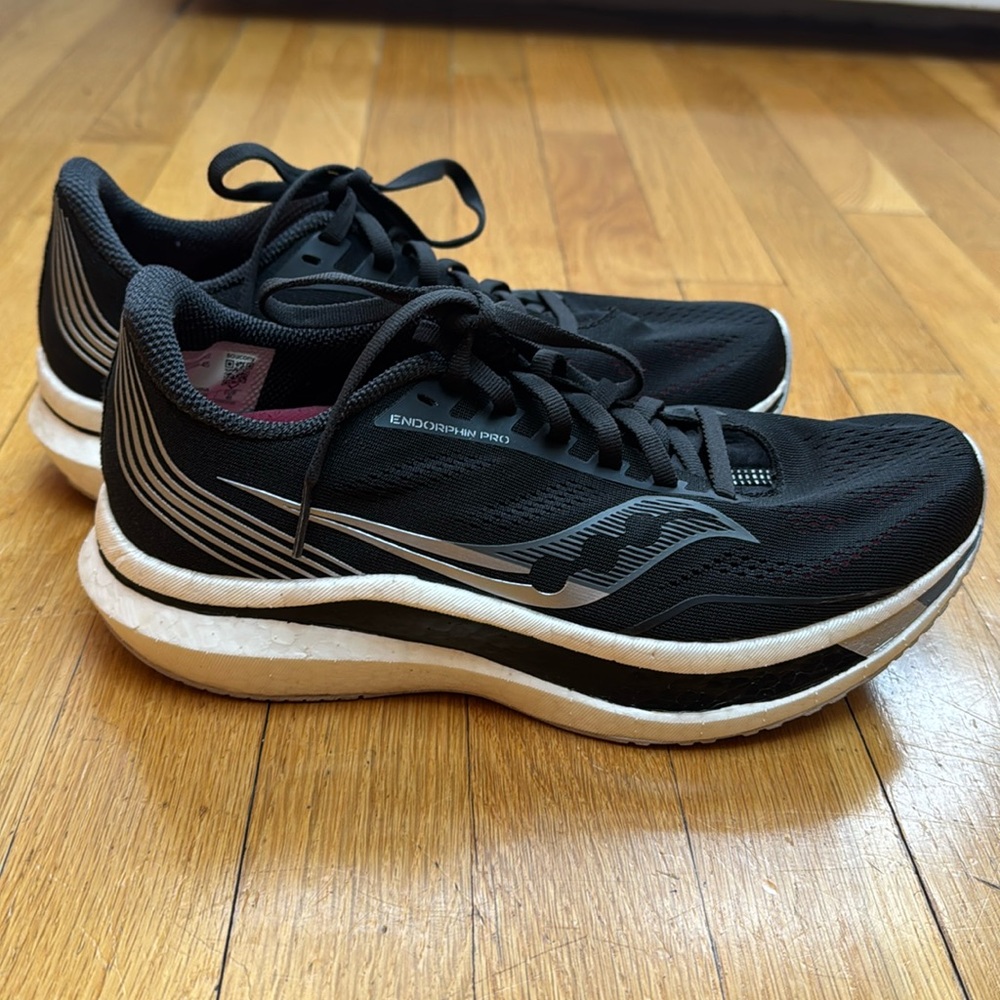 Saucony Women’s Endorphin Pro Size 8.5